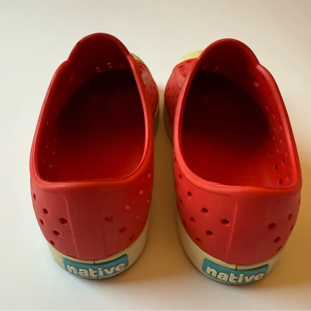 Native Jefferson Slip-On Shoe Torch Red/Bone White J1